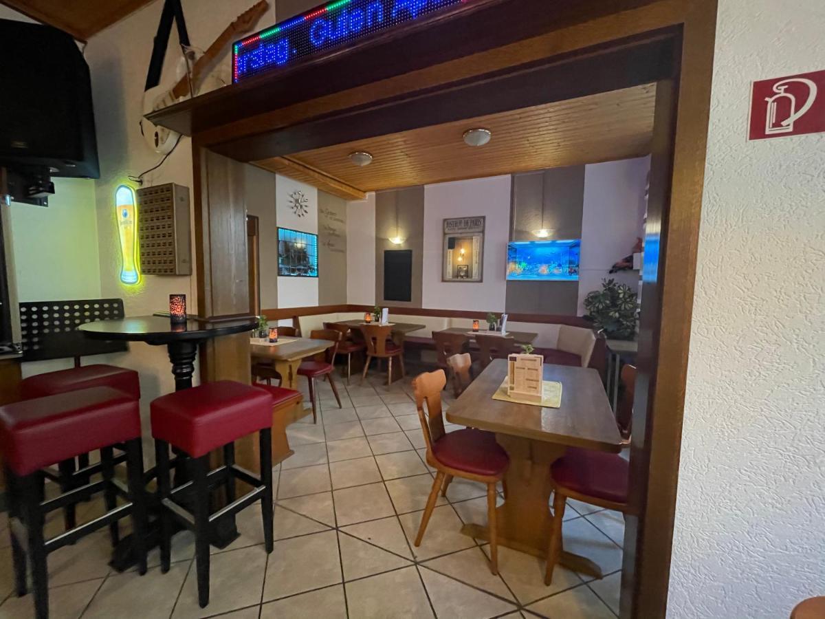 Hotel Zur Dorfschaenke คล็อตเทน ภายนอก รูปภาพ