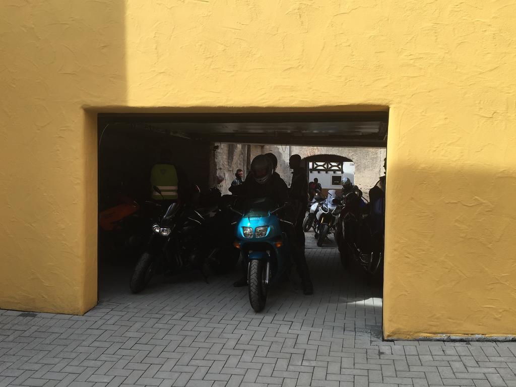 Hotel Zur Dorfschaenke คล็อตเทน ภายนอก รูปภาพ