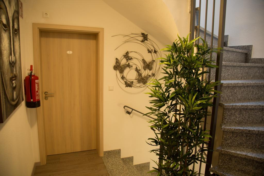 Hotel Zur Dorfschaenke คล็อตเทน ภายนอก รูปภาพ
