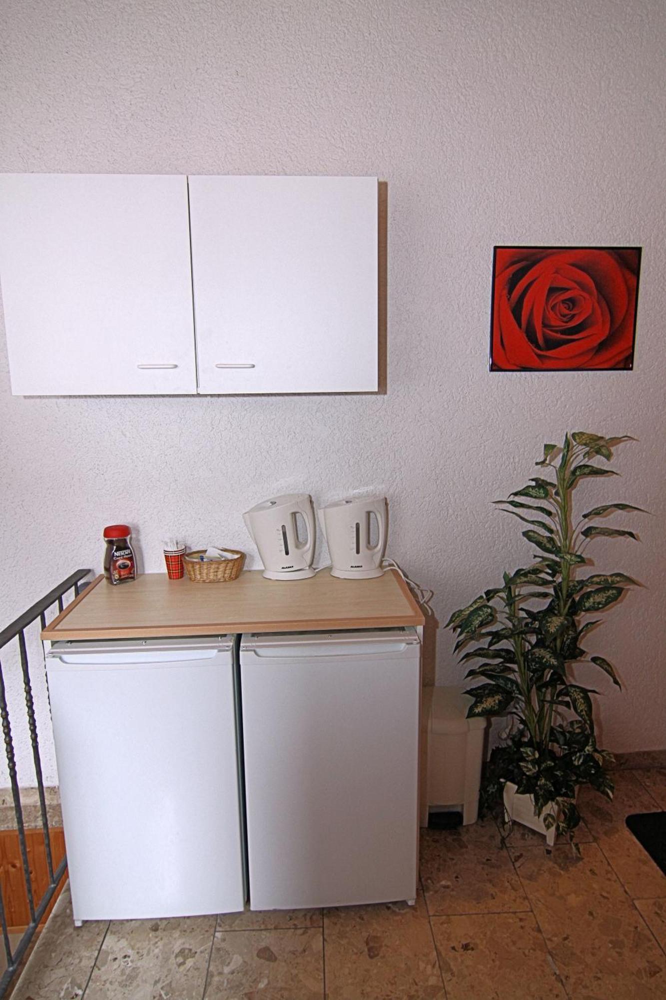 Hotel Zur Dorfschaenke คล็อตเทน ภายนอก รูปภาพ