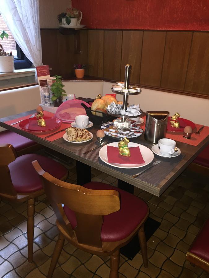 Hotel Zur Dorfschaenke คล็อตเทน ภายนอก รูปภาพ