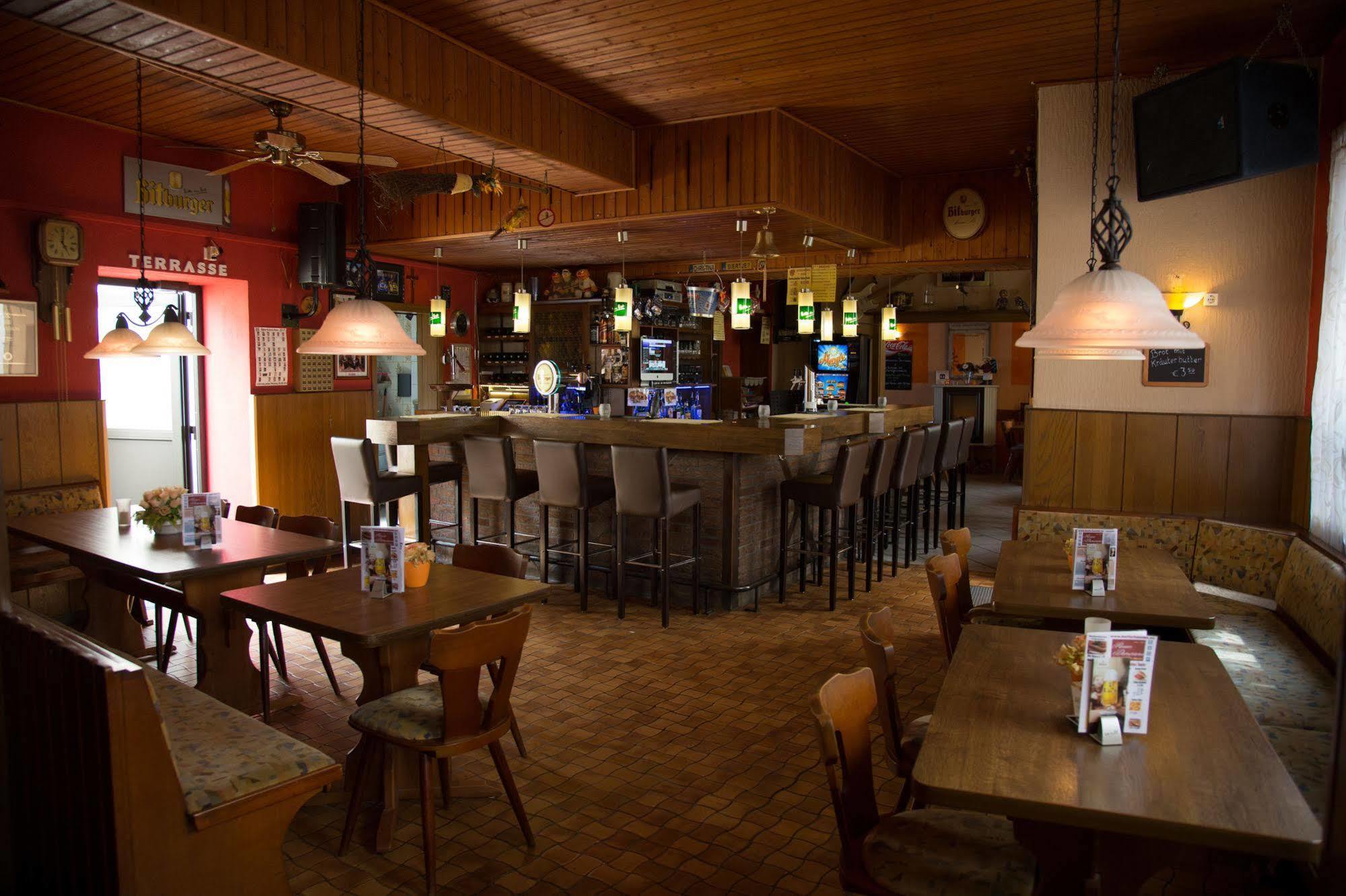 Hotel Zur Dorfschaenke คล็อตเทน ภายนอก รูปภาพ