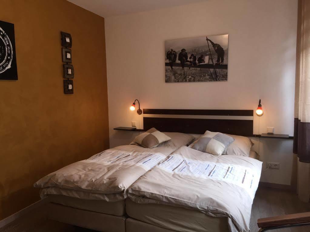 Hotel Zur Dorfschaenke คล็อตเทน ภายนอก รูปภาพ